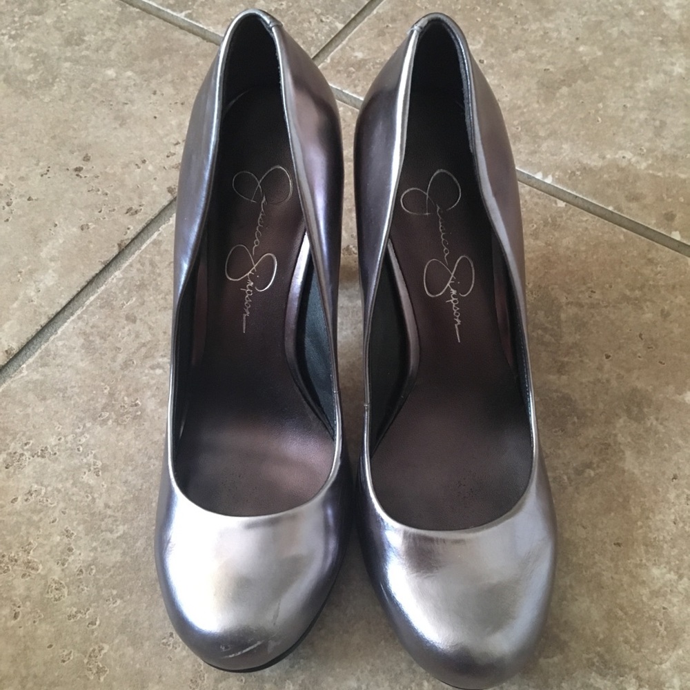 Jessica Simpson Metallic Silver Heels Size: 6.5